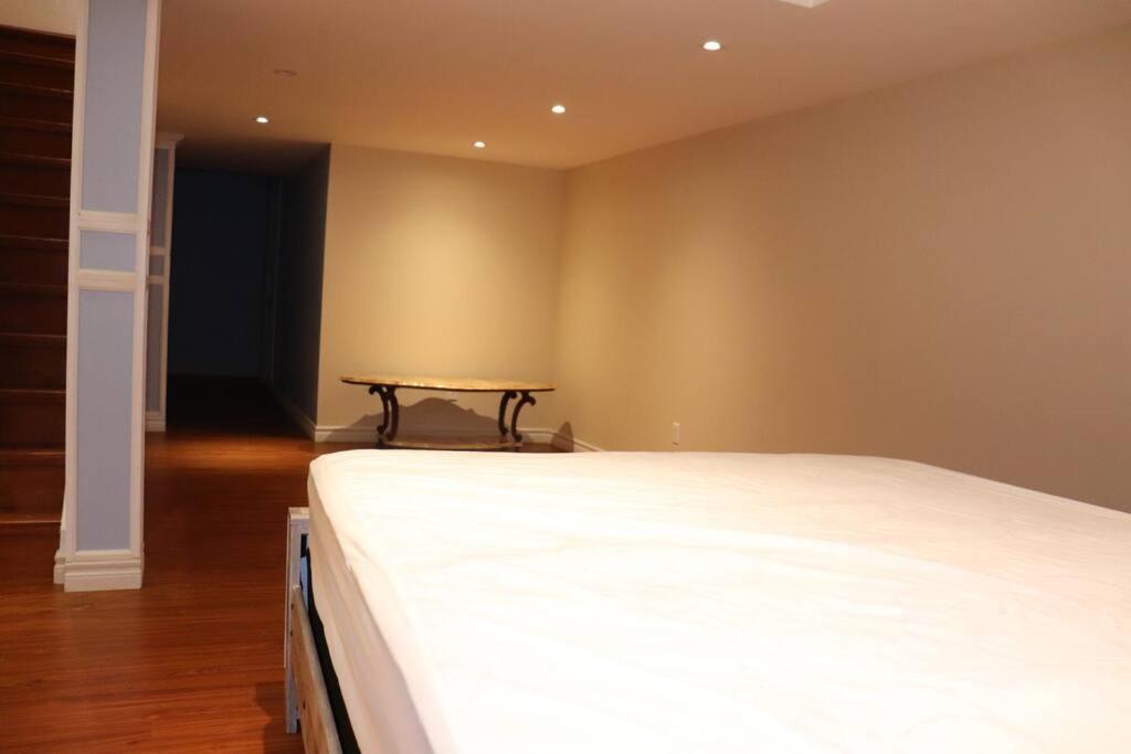 Entire 4 Bed Room Detached Residential Home Ajax Exteriör bild