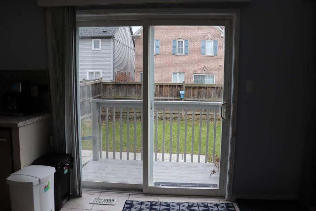Entire 4 Bed Room Detached Residential Home Ajax Exteriör bild