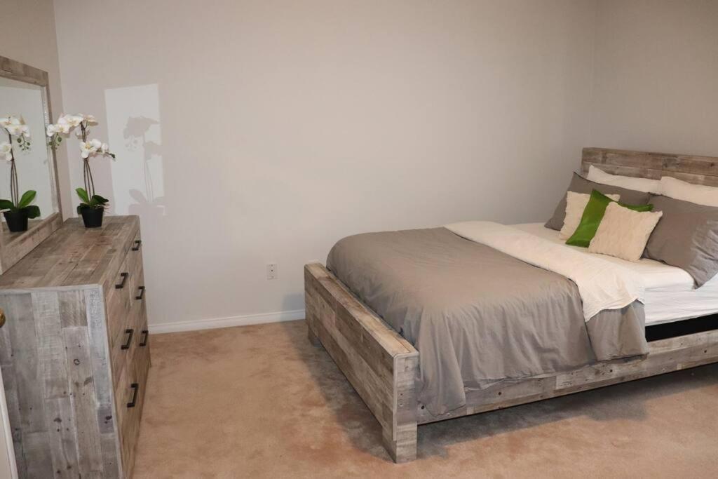 Entire 4 Bed Room Detached Residential Home Ajax Exteriör bild