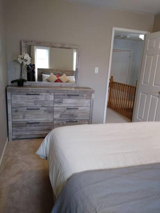 Entire 4 Bed Room Detached Residential Home Ajax Exteriör bild