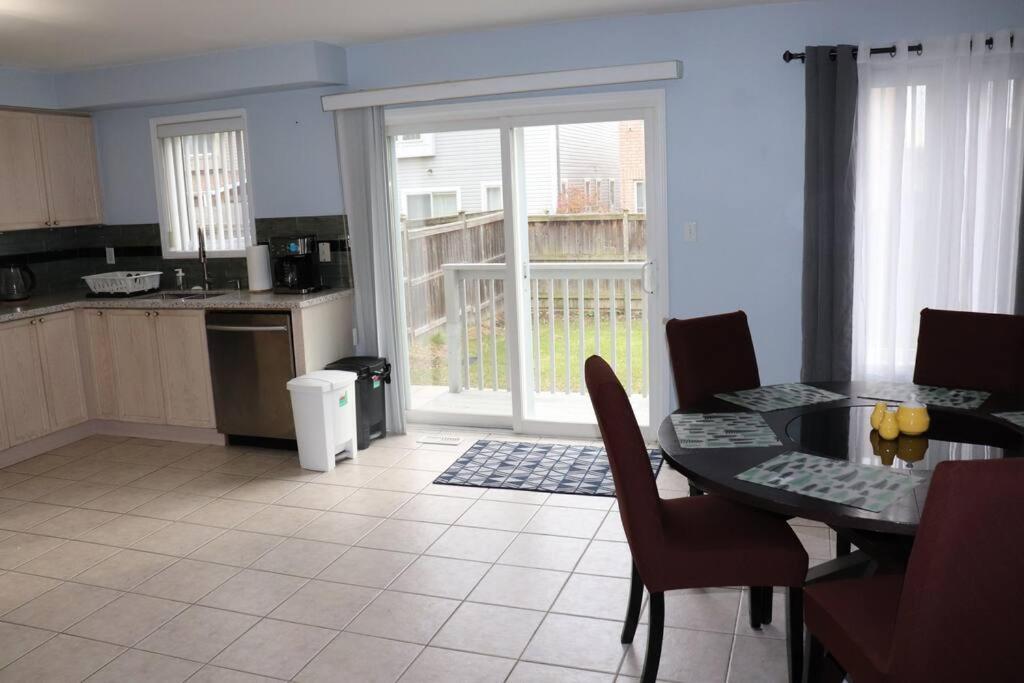 Entire 4 Bed Room Detached Residential Home Ajax Exteriör bild